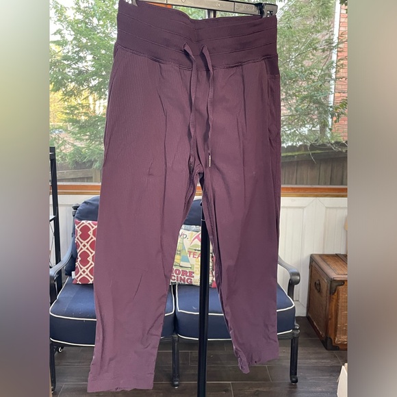 lululemon athletica Pants - Sz. 2 Lululemon Dance Studio Crop Pants in Black Cherry